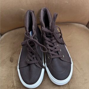 Brown Old Navy high top lace up kid size 4